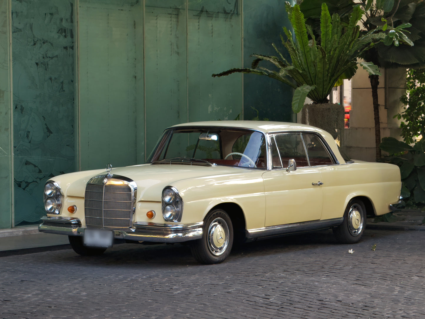 Mercedes Benz W111