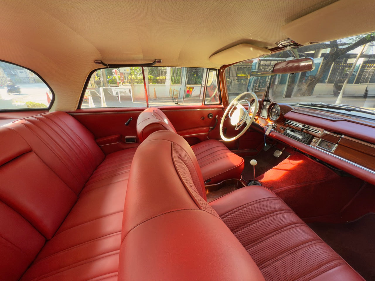 Mercedes Benz W111