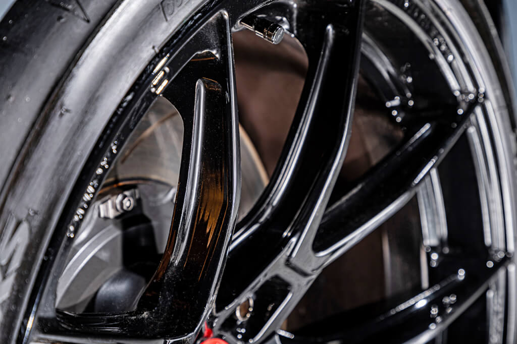 OZ 34GT-R TOP SECRET Extreme Forged