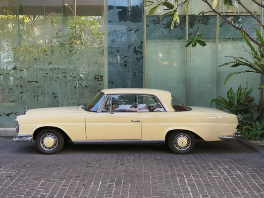 Mercedes Benz W111